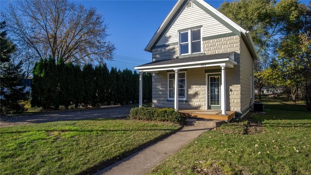 Photo of 324 Mead Street, Eau Claire, WI 54703 (MLS # 1596841)