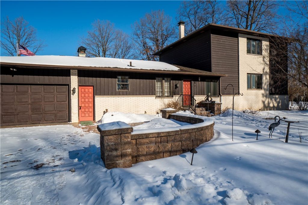 Photo of 9556 27th Avenue, Eau Claire, WI 54703 (MLS # 1598274)