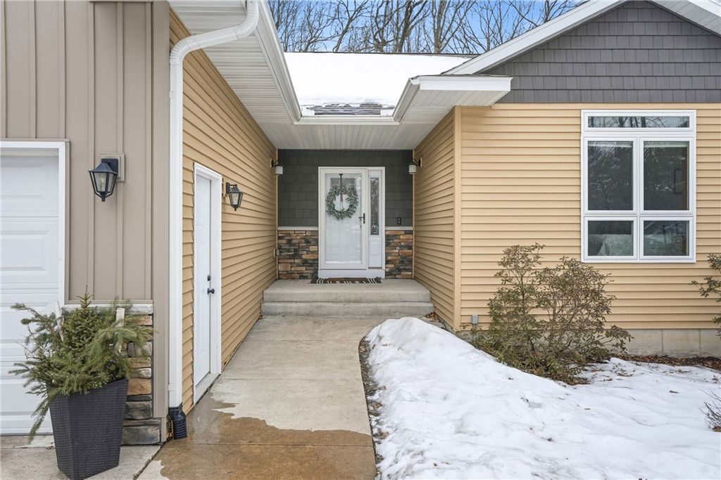 Photo of 129 Grey Friar Lane, Eau Claire, WI 54701 (MLS # 1598811)
