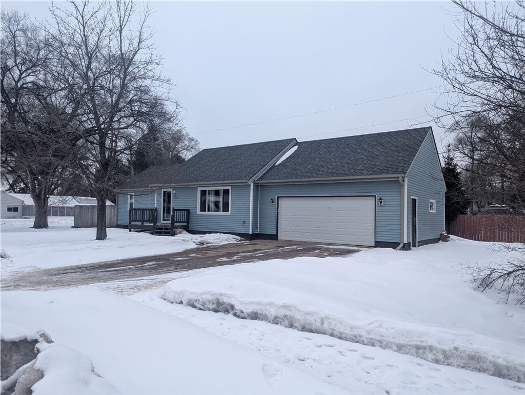 Photo of 1504 Mitscher Avenue, Eau Claire, WI 54701 (MLS # 1598253)