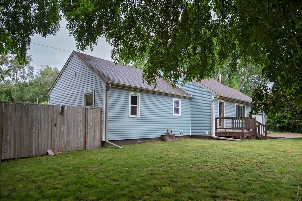 Photo of 1504 Mitscher Avenue, Eau Claire, WI 54701 (MLS # 1598253)