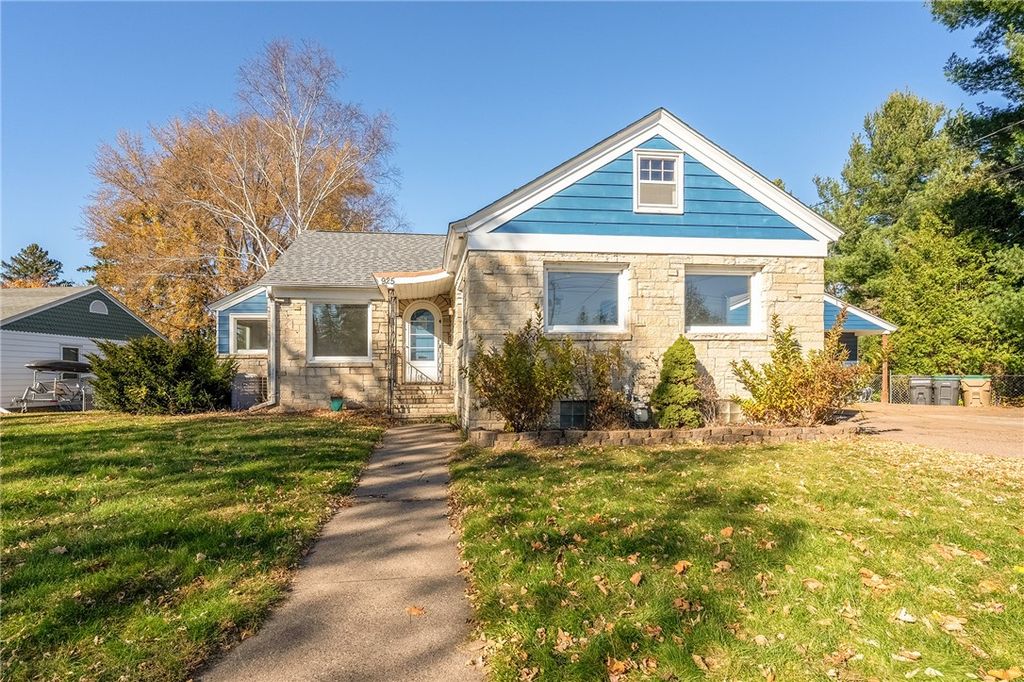 Photo of 925 N High Street, Chippewa Falls, WI 54729 (MLS # 1596910)