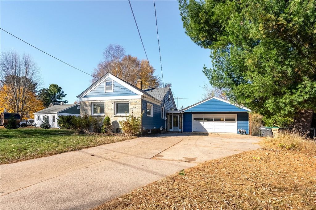 Photo of 925 N High Street, Chippewa Falls, WI 54729 (MLS # 1596910)