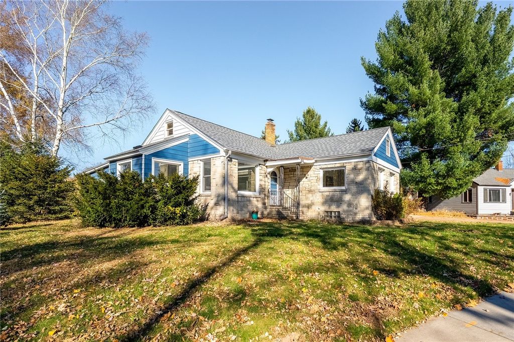 Photo of 925 N High Street, Chippewa Falls, WI 54729 (MLS # 1596910)