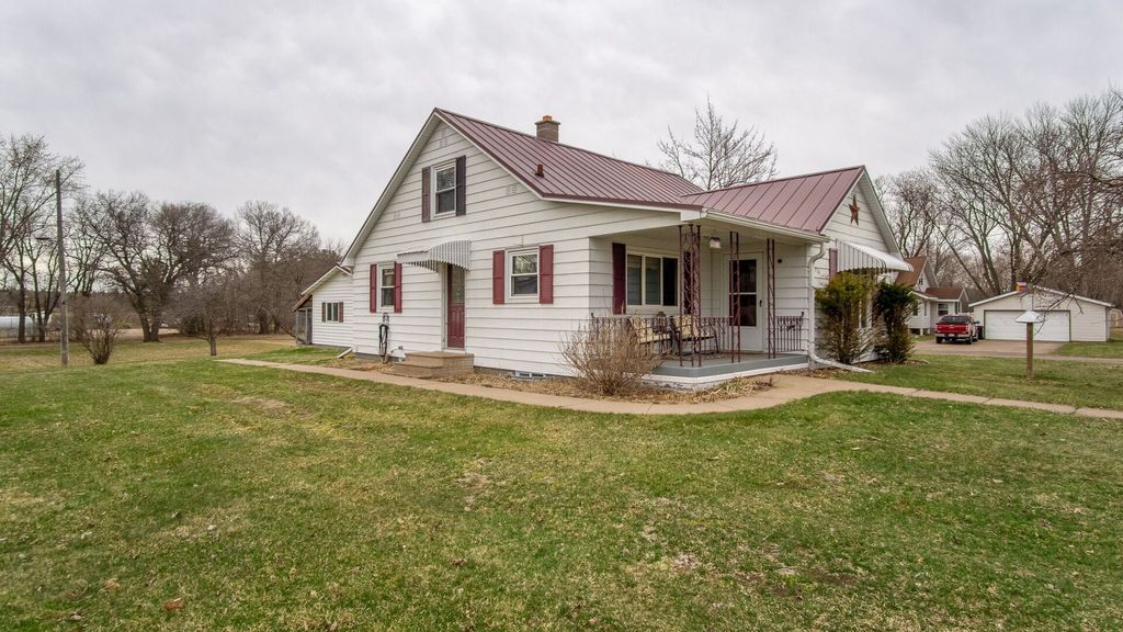 Photo of 328 3rd Avenue, Chippewa Falls, WI 54729 (MLS # 1599931)