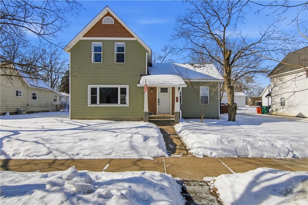 Photo of 628 Balcom Street, Eau Claire, WI 54703 (MLS # 1598216)