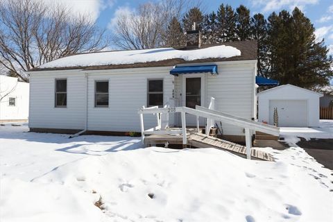 208 14th Street SE Menomonie WI 54751