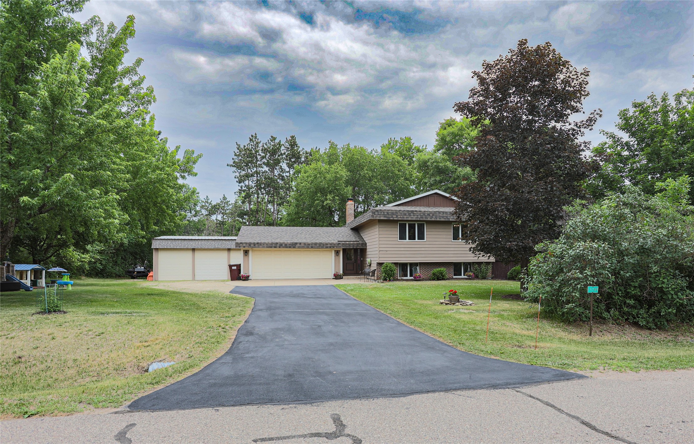 15785 Upper 193rd Street E