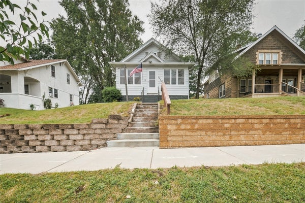 1548 BELLEVUE AVE, EAU CLAIRE, WI 54703 - Image b4a3e2d564b85441cb712cb0c69799f2/149976564
