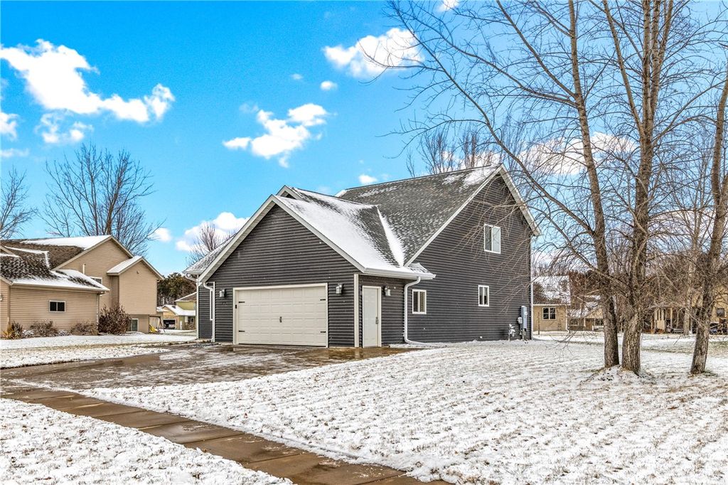 Photo of 3316 Sanford Lane, Eau Claire, WI 54703 (MLS # 1597254)