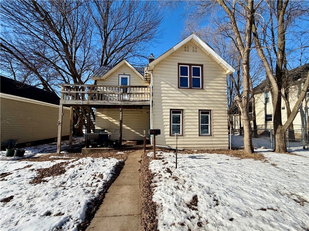 Photo of 614 N Barstow Street 2 #2, Eau Claire, WI 54703 (MLS # 1598581)