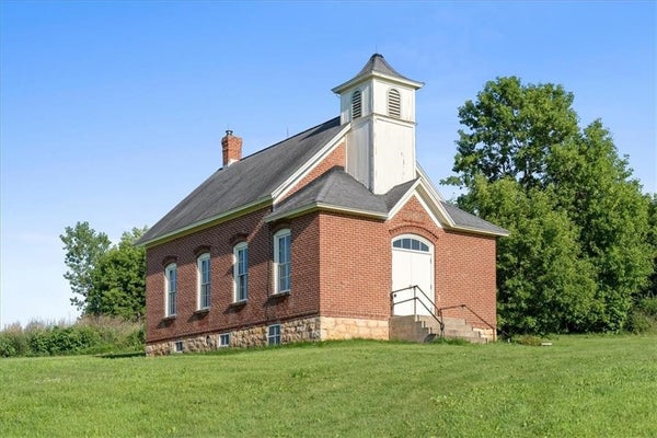 W1297 450TH AVE, ELMWOOD, WI 54740 - Image bc5bc324852efae2dce56bd718c87f6b/1201409157