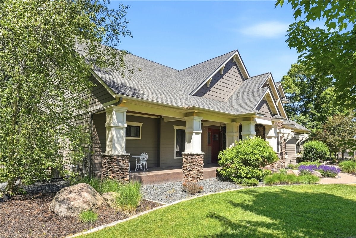 1116 N Moonlight Drive