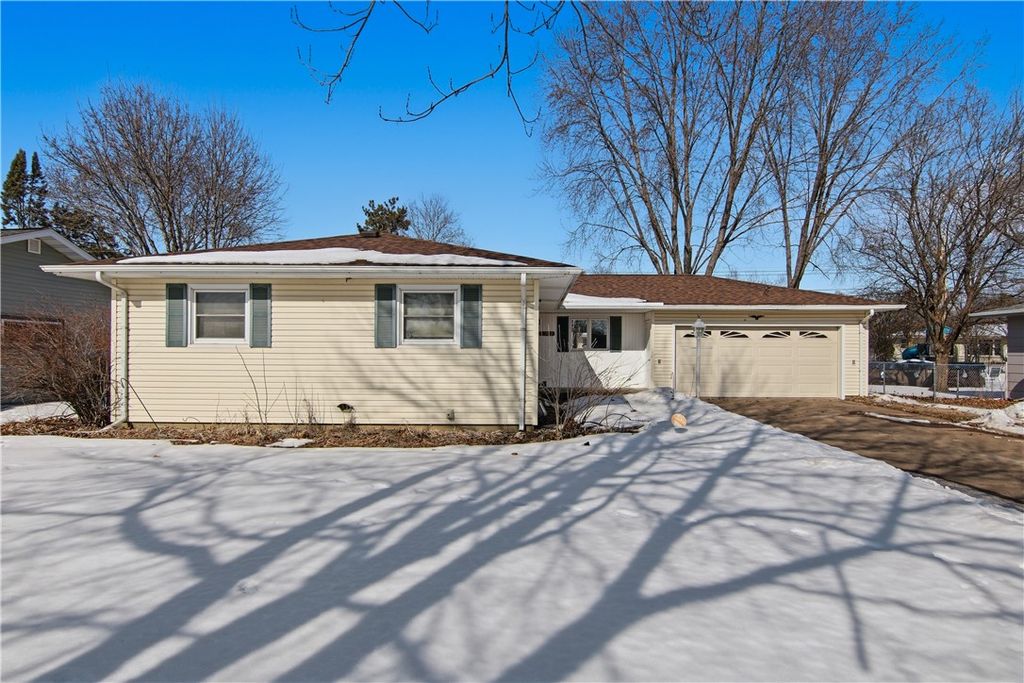 Photo of 922 E Fillmore Avenue, Eau Claire, WI 54701 (MLS # 1598357)