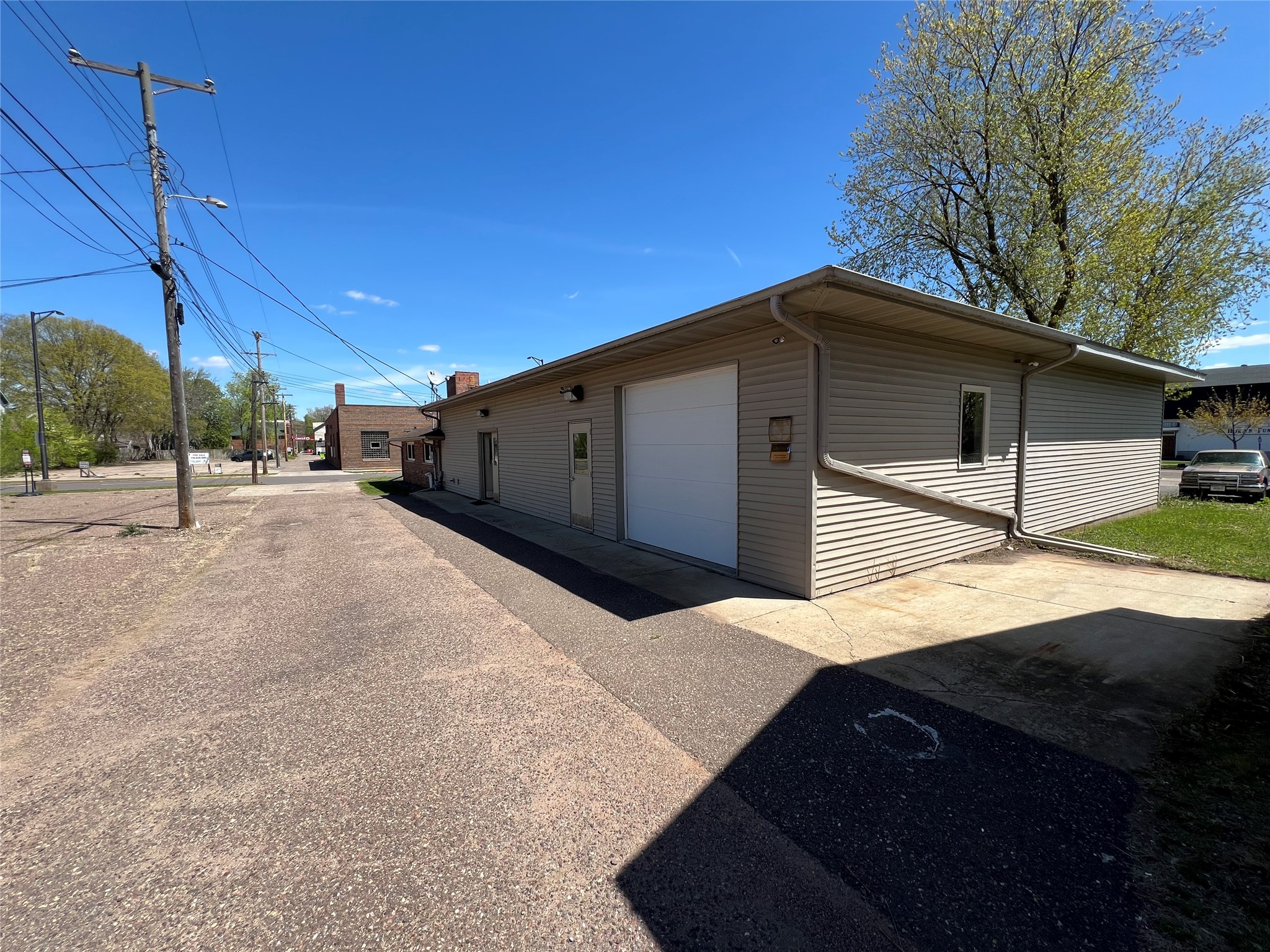 512 Bay Street