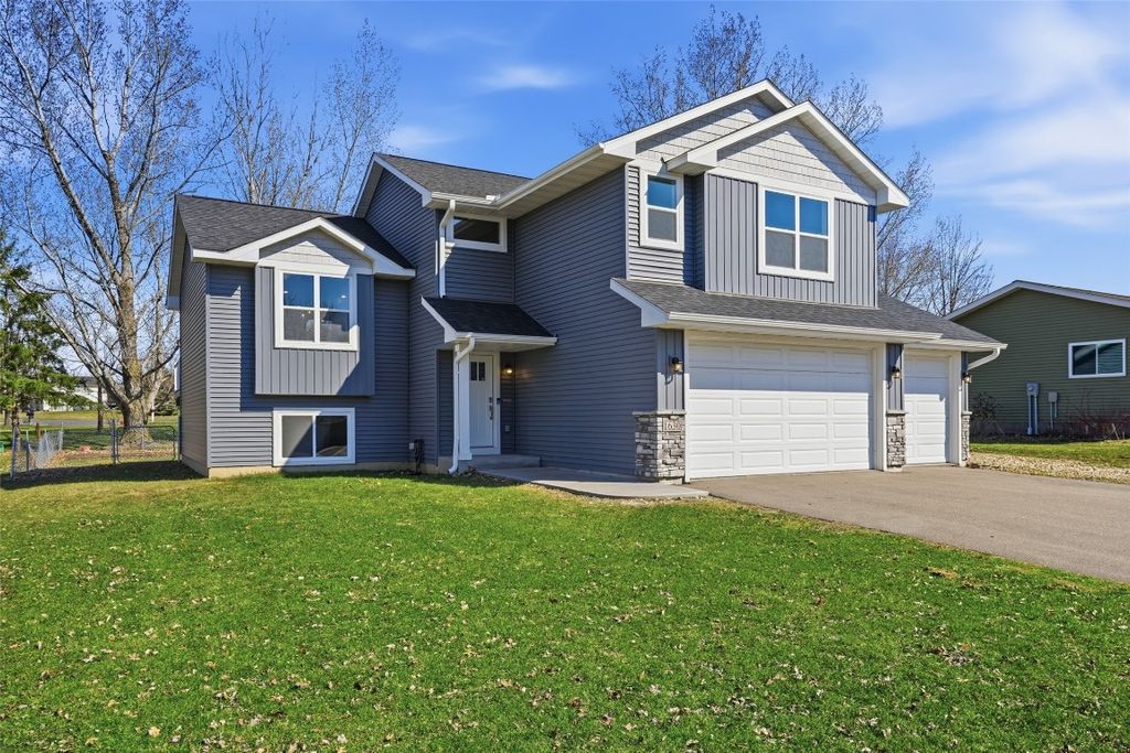 Photo of 1630 5th Avenue, Baldwin, WI 54002 (MLS # 1599967)