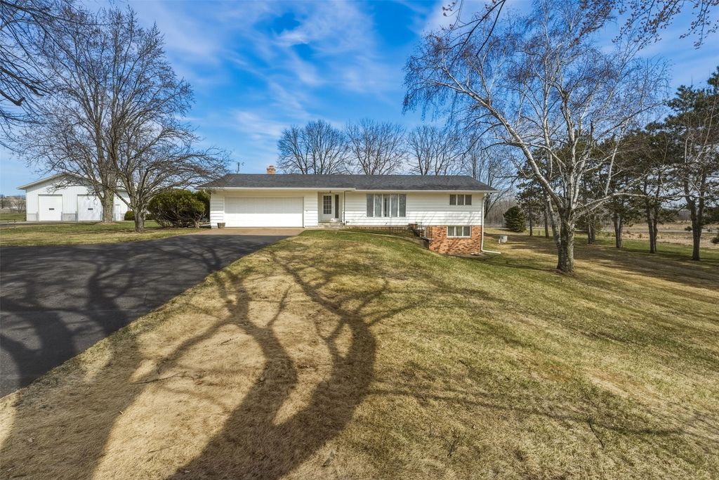 Photo of 4731 N Clairemont Avenue, Eau Claire, WI 54703 (MLS # 1599992)