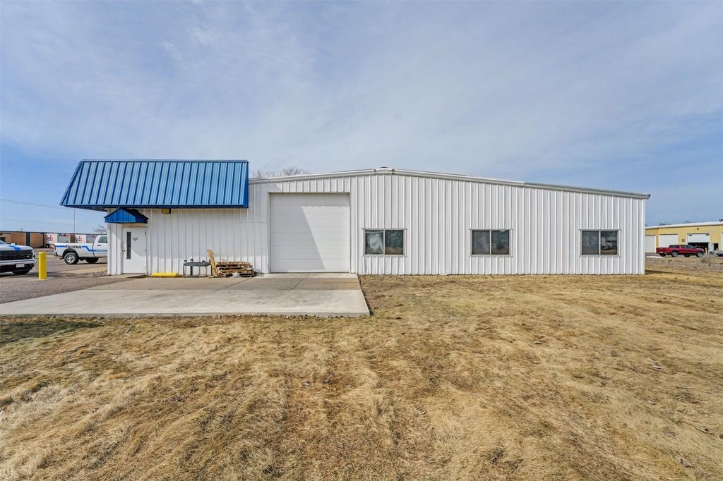 Photo of 1450 1st Avenue, Chippewa Falls, WI 54729 (MLS # 1599156)