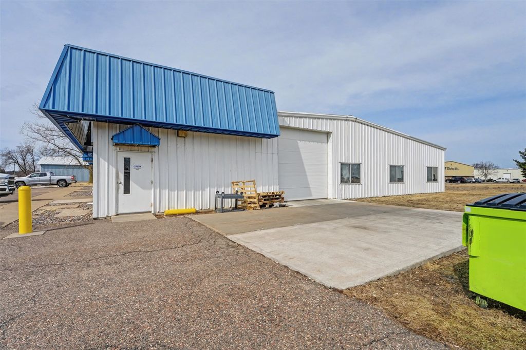 Photo of 1450 1st Avenue, Chippewa Falls, WI 54729 (MLS # 1599156)