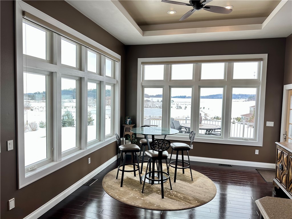 Eau Claire, Wisconsin, 54701, United States, 5 Bedrooms Bedrooms, ,4 BathroomsBathrooms,Residential,Active,2011210