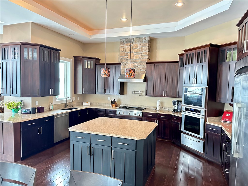 Eau Claire, Wisconsin, 54701, United States, 5 Bedrooms Bedrooms, ,4 BathroomsBathrooms,Residential,Active,2011210