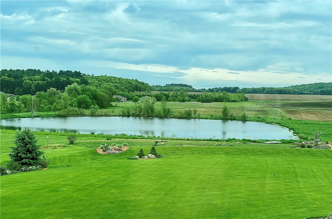 Eau Claire, Wisconsin, 54701, United States, 5 Bedrooms Bedrooms, ,4 BathroomsBathrooms,Residential,Active,2011210