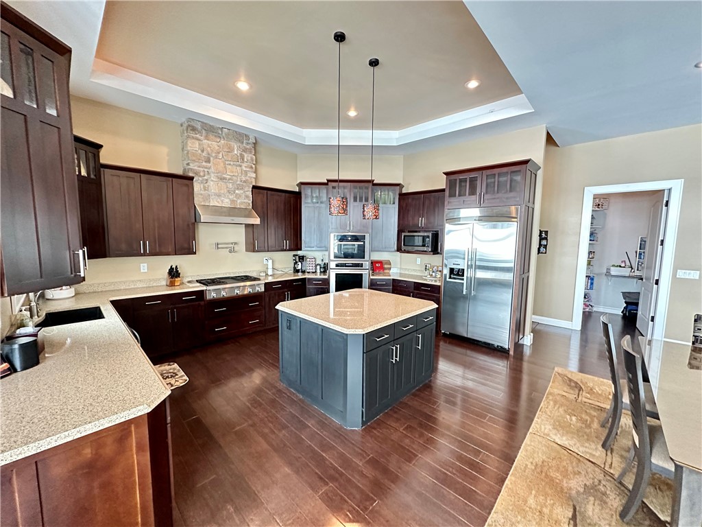 Eau Claire, Wisconsin, 54701, United States, 5 Bedrooms Bedrooms, ,4 BathroomsBathrooms,Residential,Active,2011210