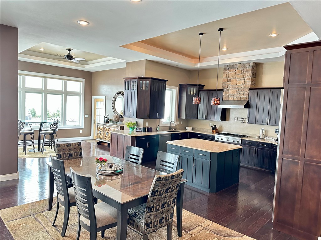 Eau Claire, Wisconsin, 54701, United States, 5 Bedrooms Bedrooms, ,4 BathroomsBathrooms,Residential,Active,2011210