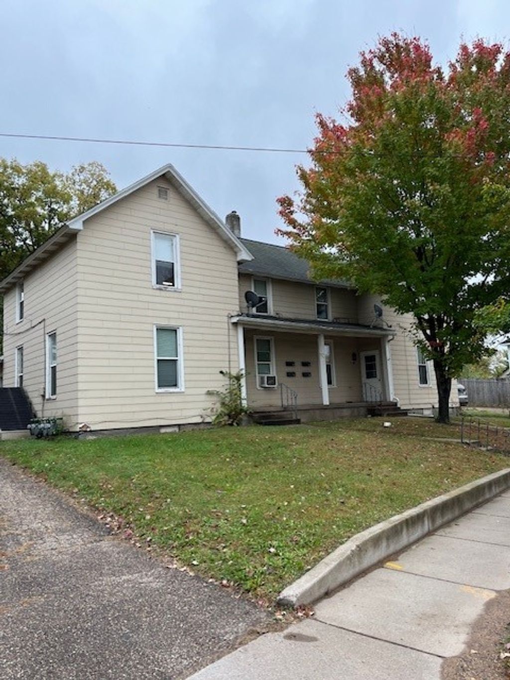 Photo of 417-419 Mcdonough Street 4 #4, Eau Claire, WI 54703 (MLS # 1597356)