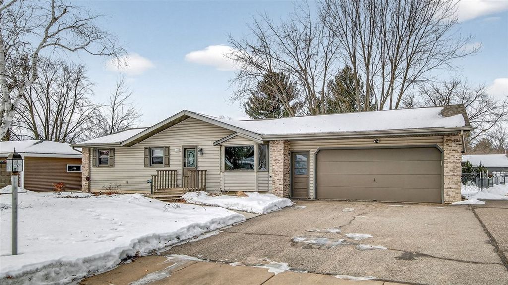Photo of 3352 McIvor Street, Eau Claire, WI 54701 (MLS # 1597924)