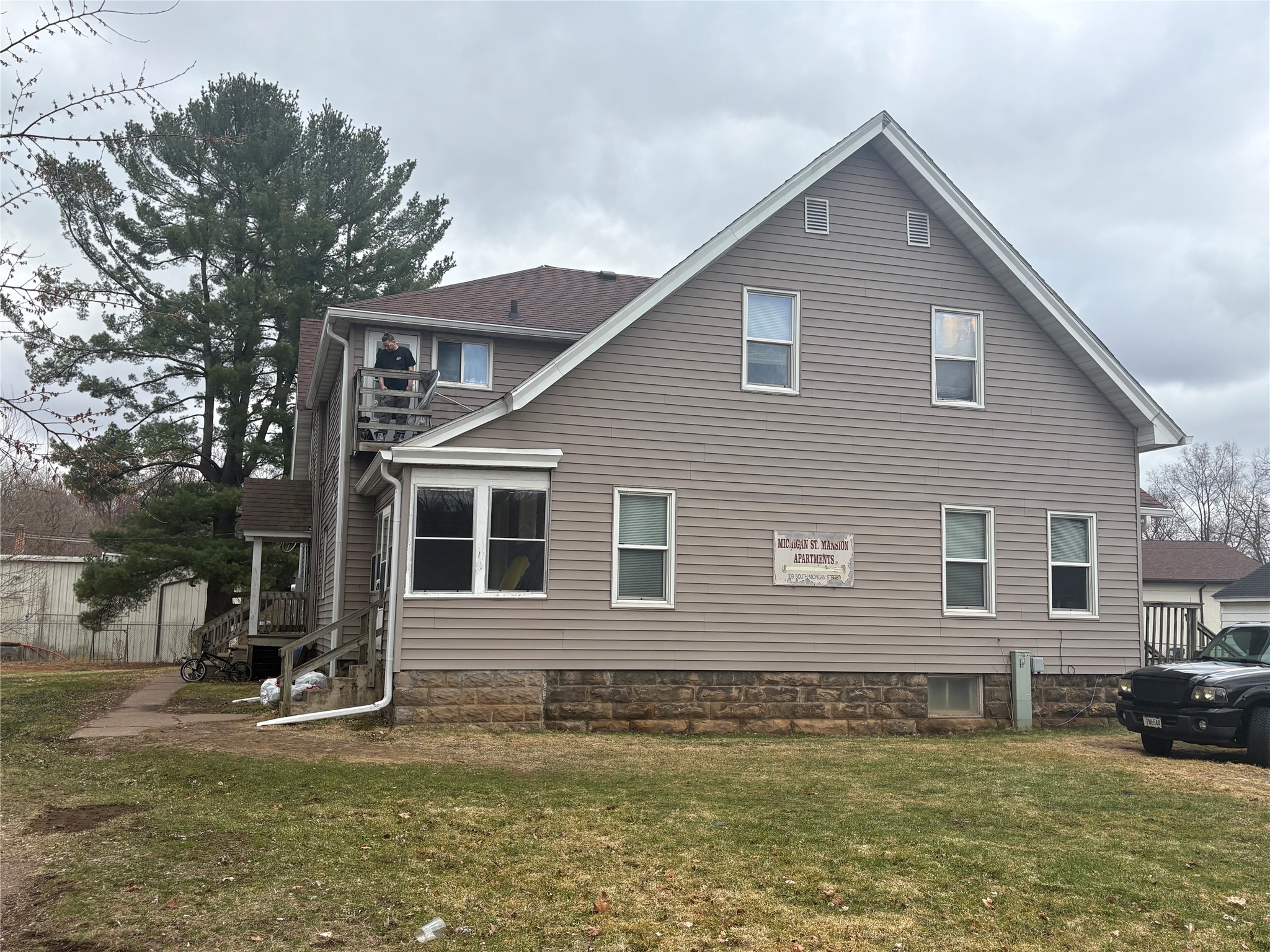109 S Michigan Street 1-4