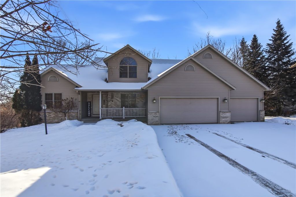 Photo of 2021 High Point Drive, Altoona, WI 54720 (MLS # 1597973)
