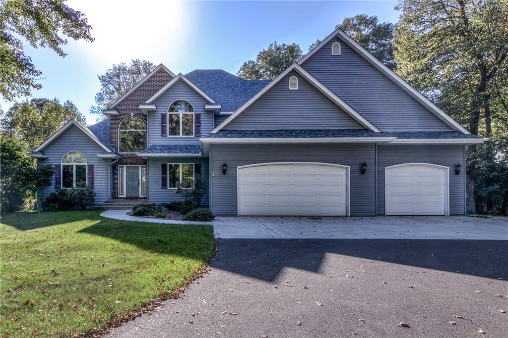 Photo of 5720 Wild Rose Lane, Eau Claire, WI 54701 (MLS # 1596213)