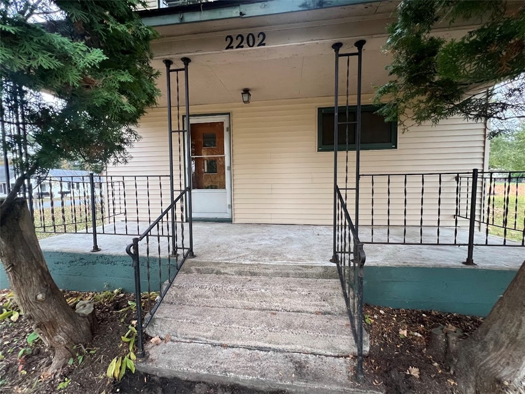 2202 S Broadway Street