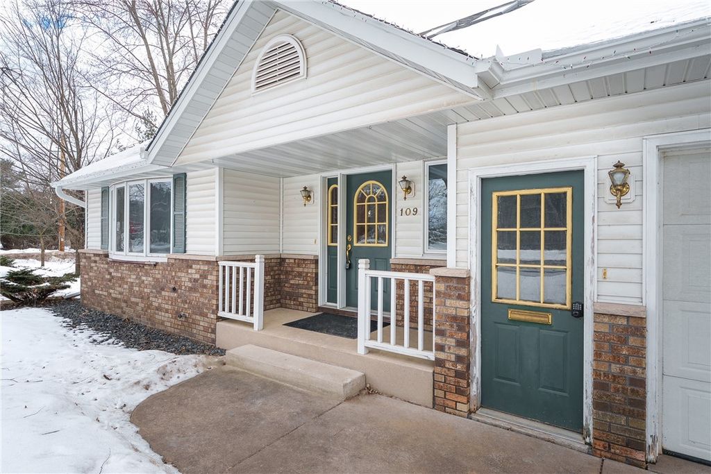 Photo of 109 Westover Road, Eau Claire, WI 54701 (MLS # 1598329)