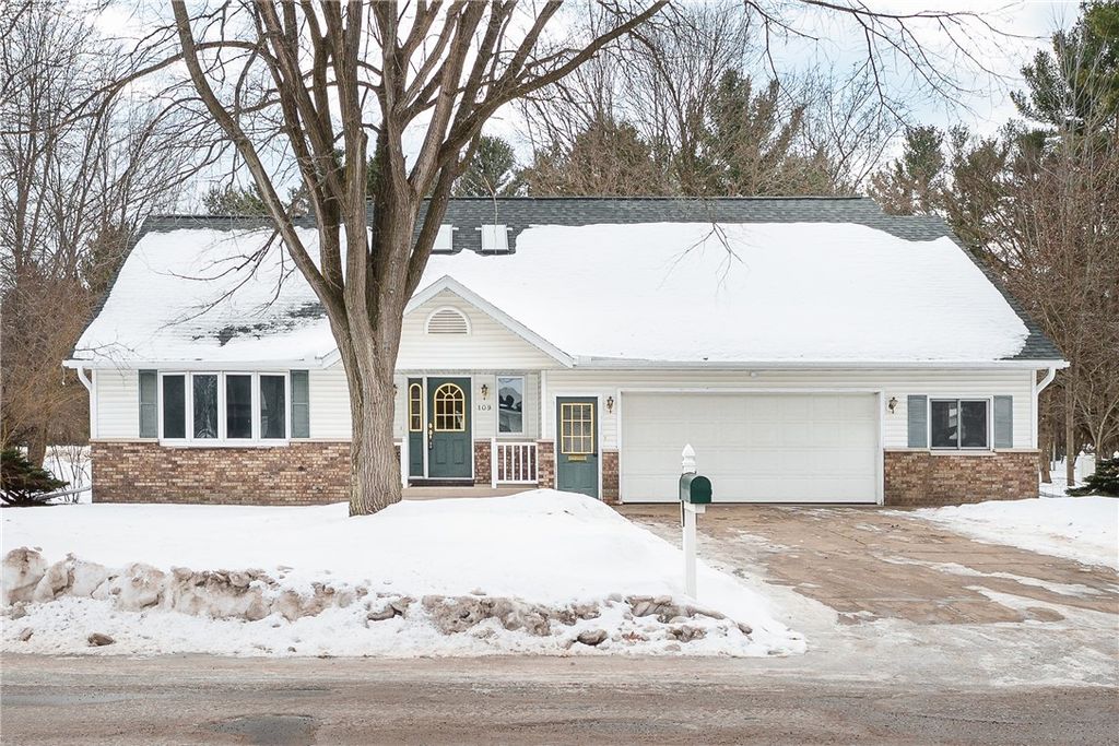 Photo of 109 Westover Road, Eau Claire, WI 54701 (MLS # 1598329)