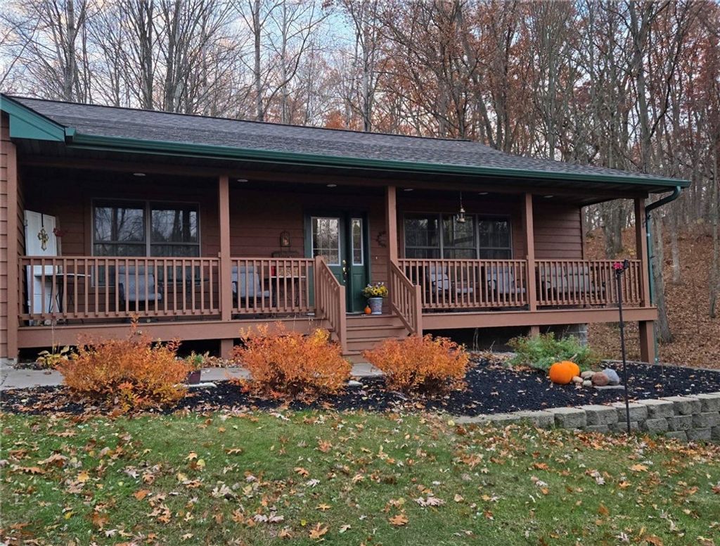 Photo of 1012 Sunrise Road, St Croix Falls, WI 54024 (MLS # 1598902)