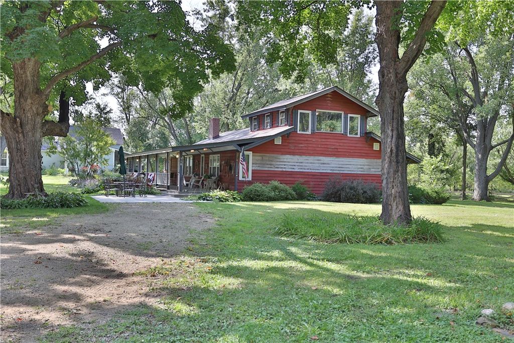 Photo of 518 Trout Brook Drive, Roberts, WI 54023 (MLS # 1595509)
