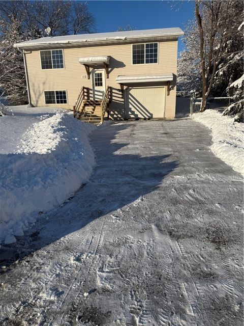 915 28th Avenue N Menomonie WI 54751