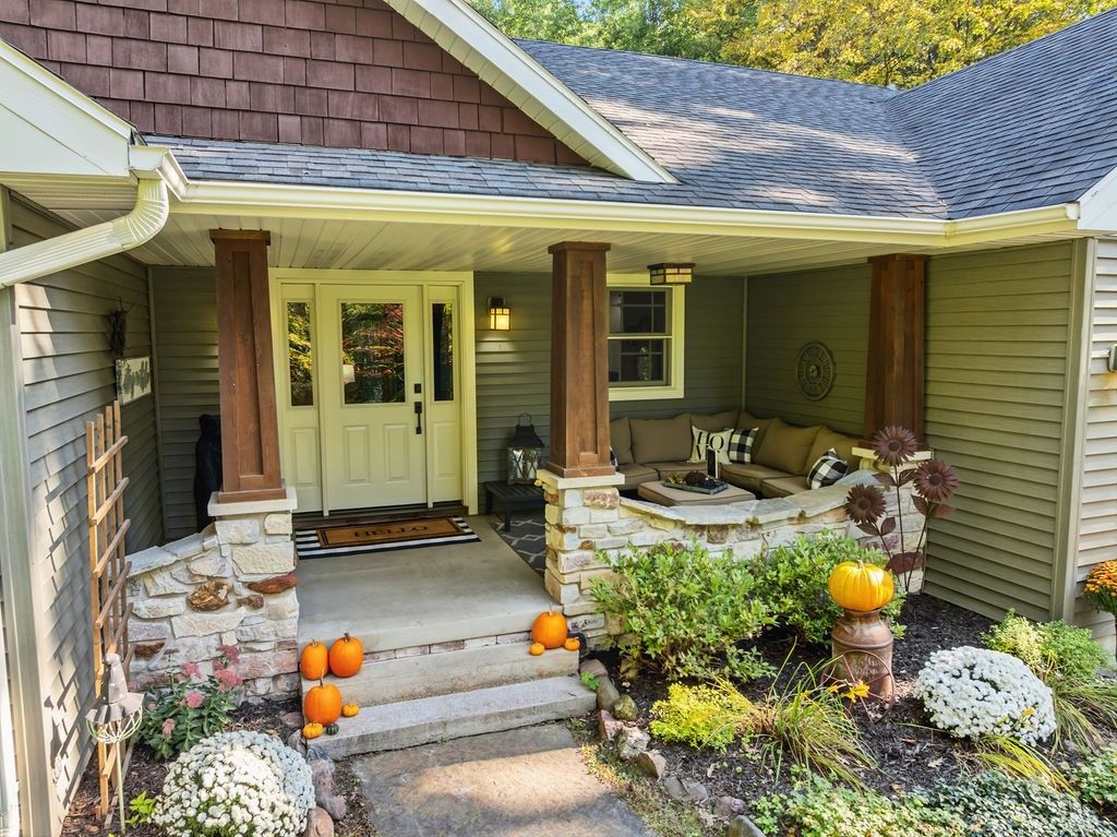 Photo of N2460 Oakdale Drive, Fall Creek, WI 54742 (MLS # 1597298)