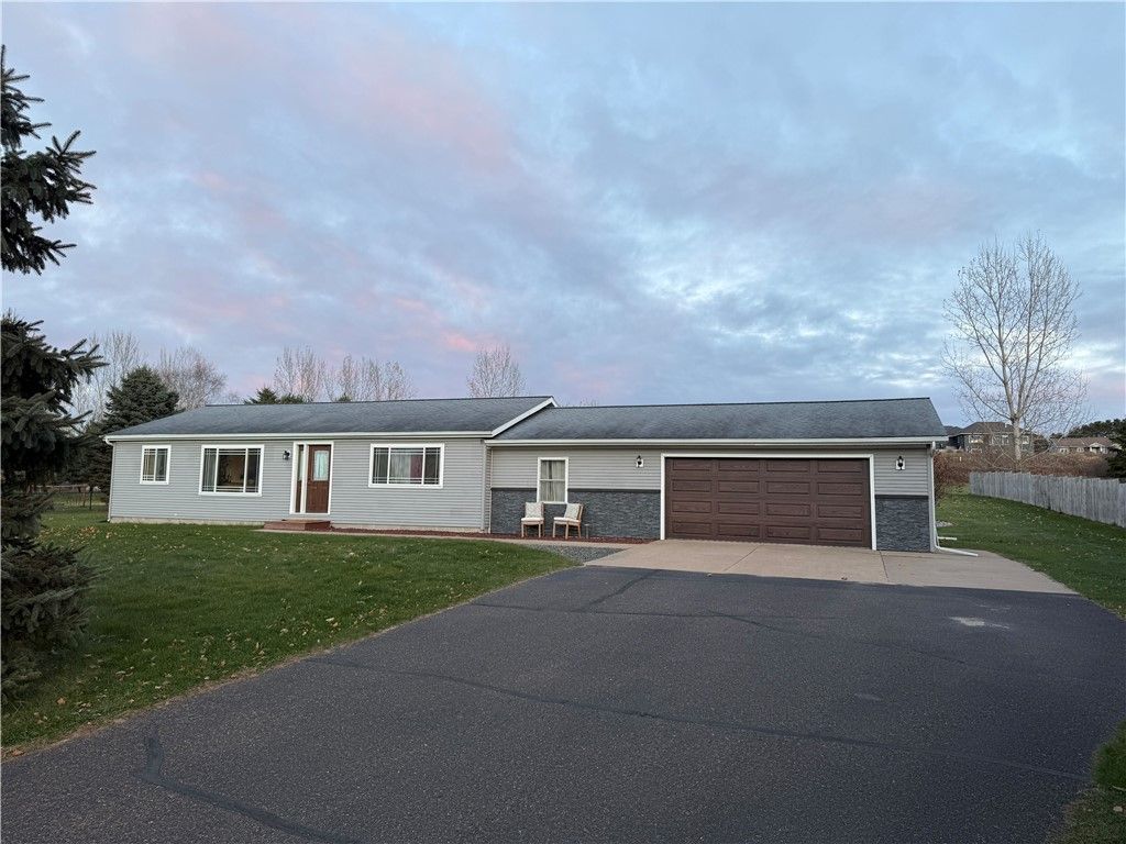 Photo of 1281 W Northstar Lane, Eau Claire, WI 54703 (MLS # 1596991)