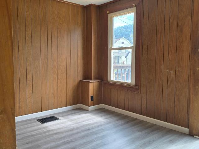 Warren, Pennsylvania 16365, United States, 3 Bedrooms Bedrooms, ,1 BathroomBathrooms,Residential,Active,194966