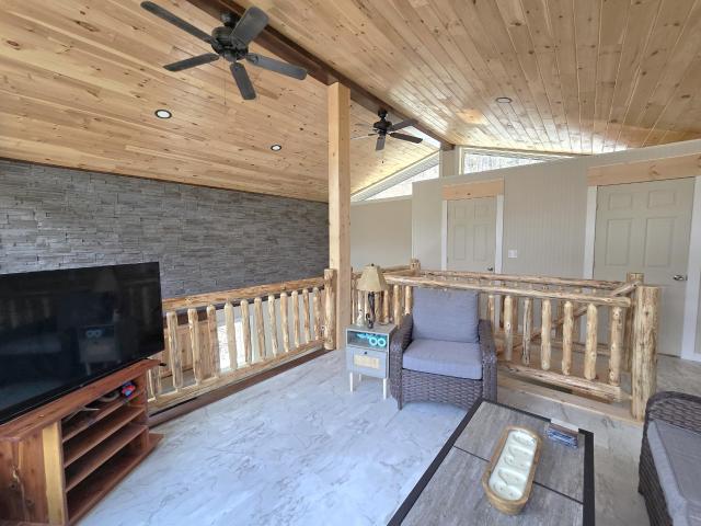 Tidioute, Pennsylvania 16351, United States, 1 Bedroom Bedrooms, ,2 BathroomsBathrooms,Residential,Active,96356