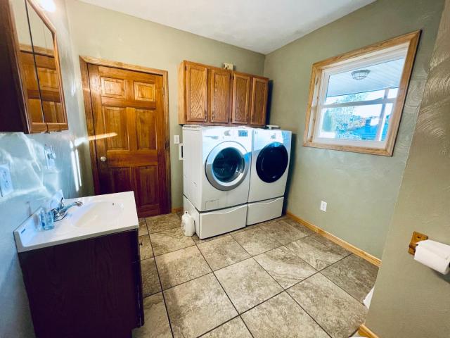 Warren, Pennsylvania 16365, United States, 6 Bedrooms Bedrooms, ,4 BathroomsBathrooms,Residential,Active,86623