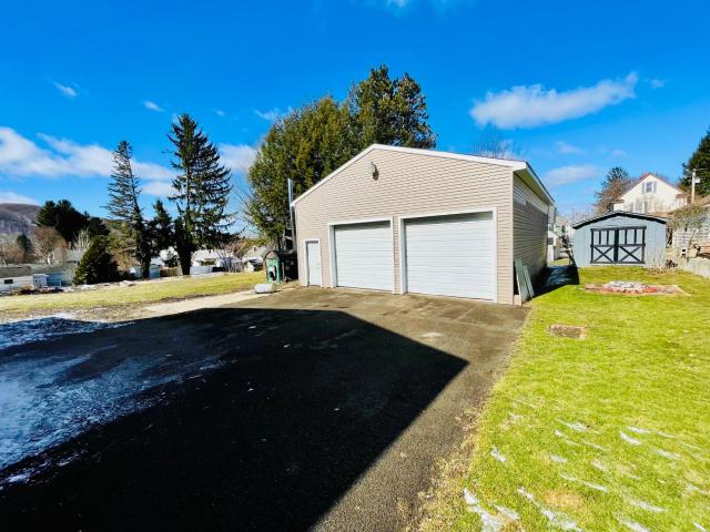 Warren, Pennsylvania 16365, United States, 6 Bedrooms Bedrooms, ,4 BathroomsBathrooms,Residential,Active,86623