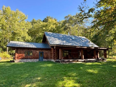 Homes For Sale - 252 Island Lane<br/> Warren County, Warren, PA 16365