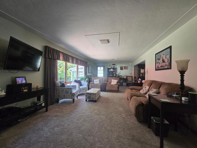 North Warren, Pennsylvania 16365, United States, 5 Bedrooms Bedrooms, ,3 BathroomsBathrooms,Residential,Active,212271