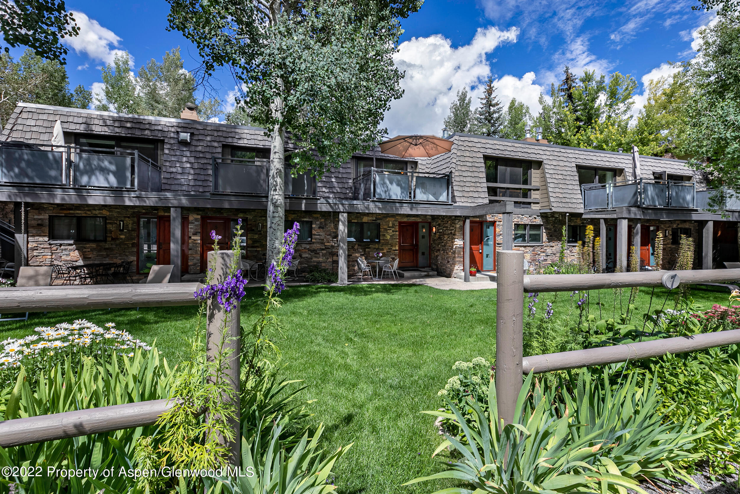 Aspen, Colorado 81611, United States, 3 Bedrooms Bedrooms, ,2 BathroomsBathrooms,Residential,Active,173958