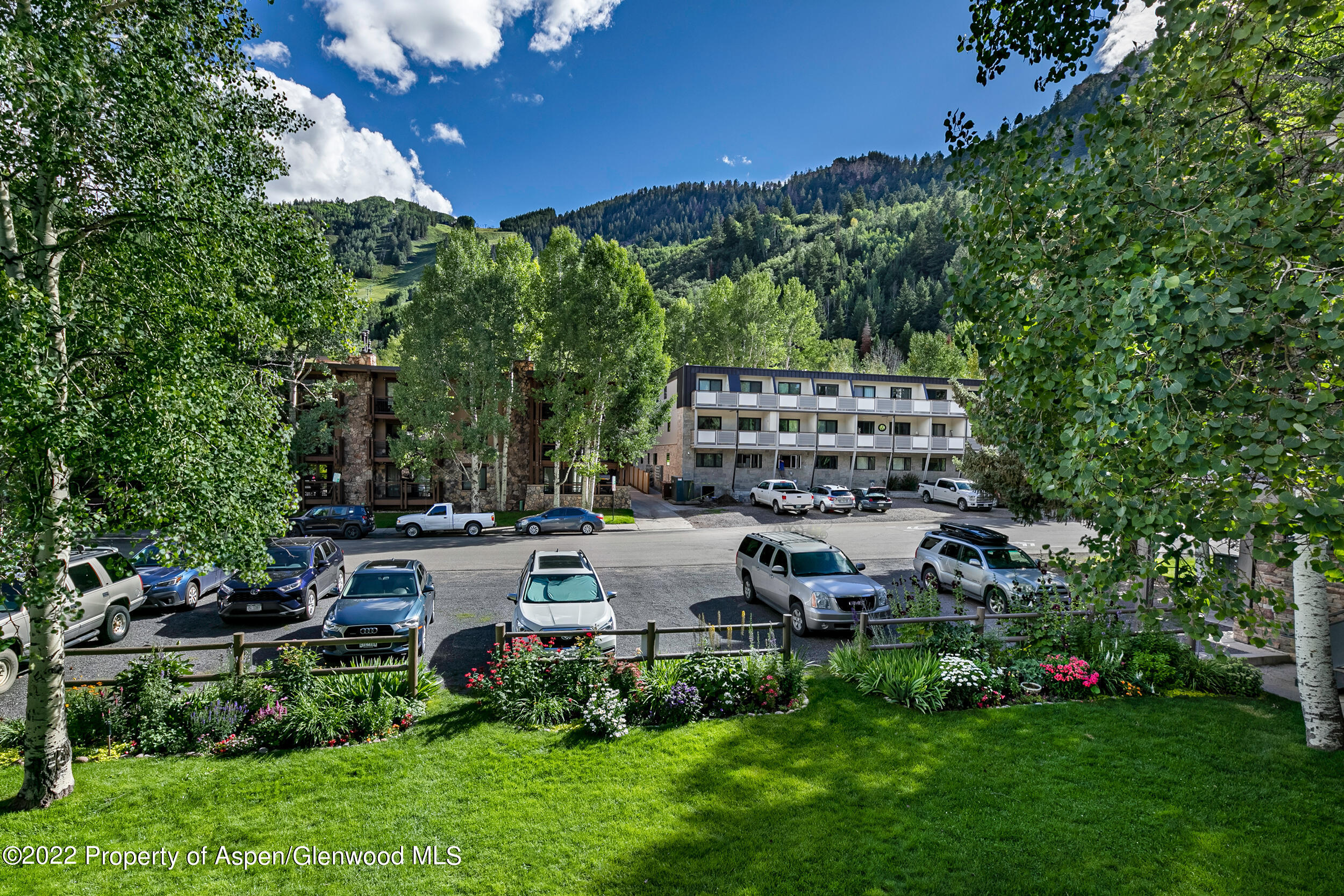 Aspen, Colorado 81611, United States, 3 Bedrooms Bedrooms, ,2 BathroomsBathrooms,Residential,Active,173958