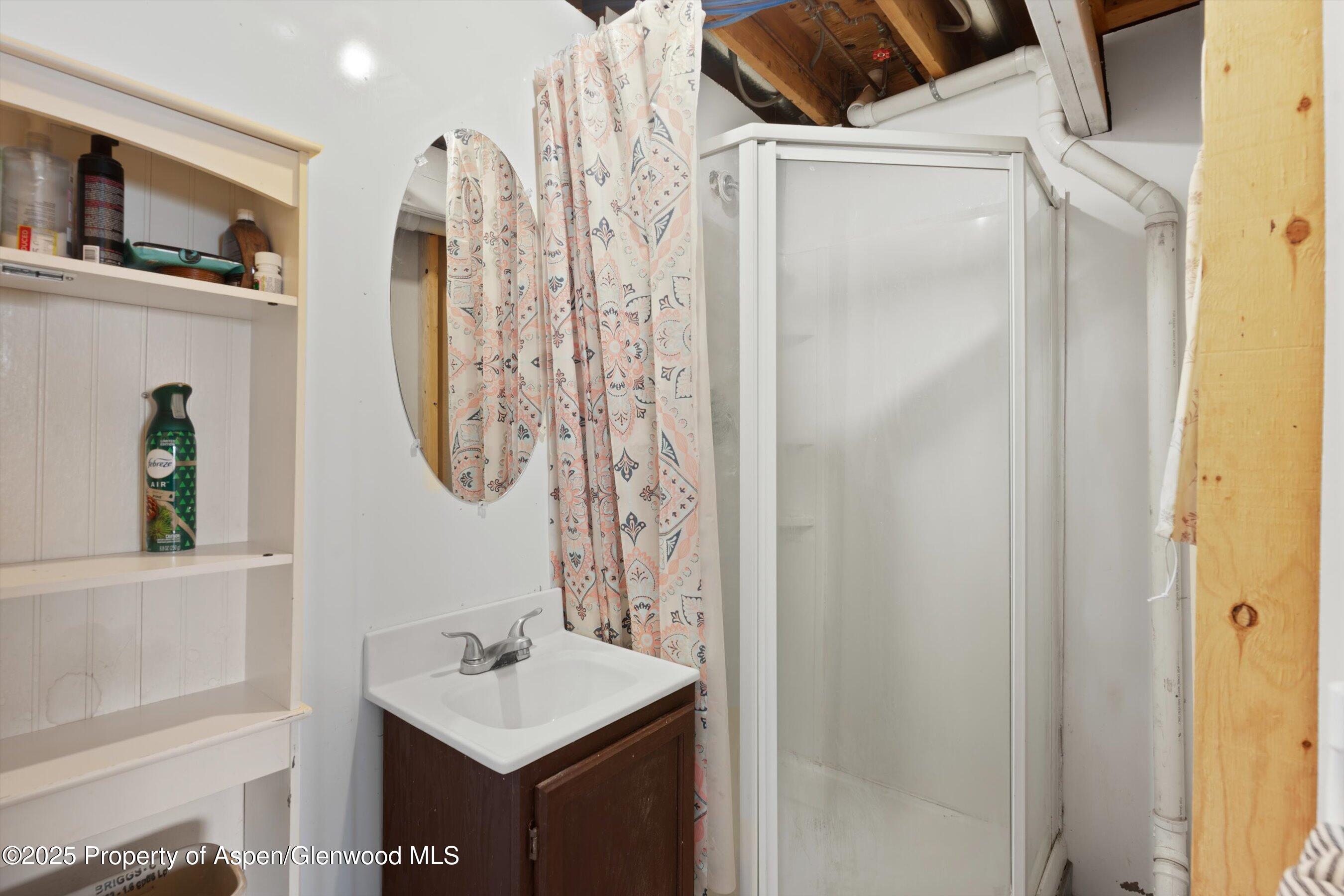 Parachute, Colorado 81635, United States, 4 Bedrooms Bedrooms, ,4 BathroomsBathrooms,Residential,Active,240296